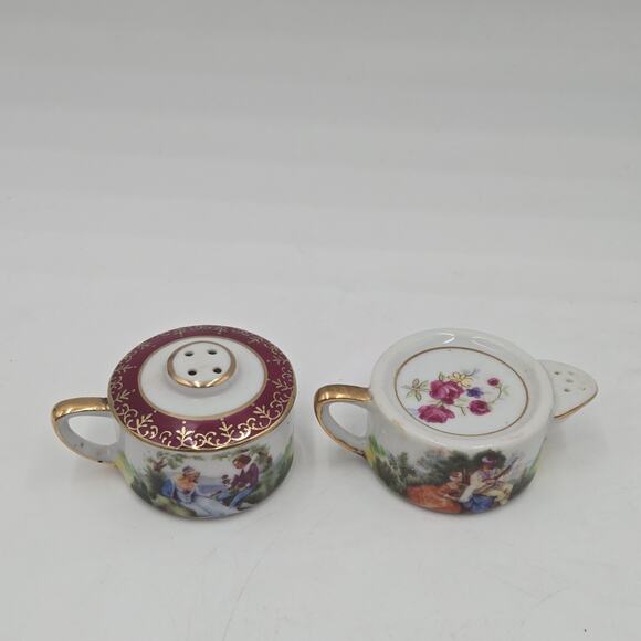 Vintage Victorian Style Stacked Salt and Pepper Shakers Courting Couple - Picture 2 of 6